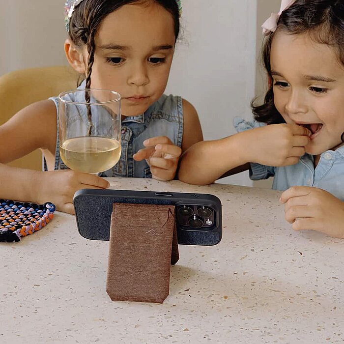 Mobile Wallet Stand Manyetik Cüzdan ve Stand - Redwood - 3